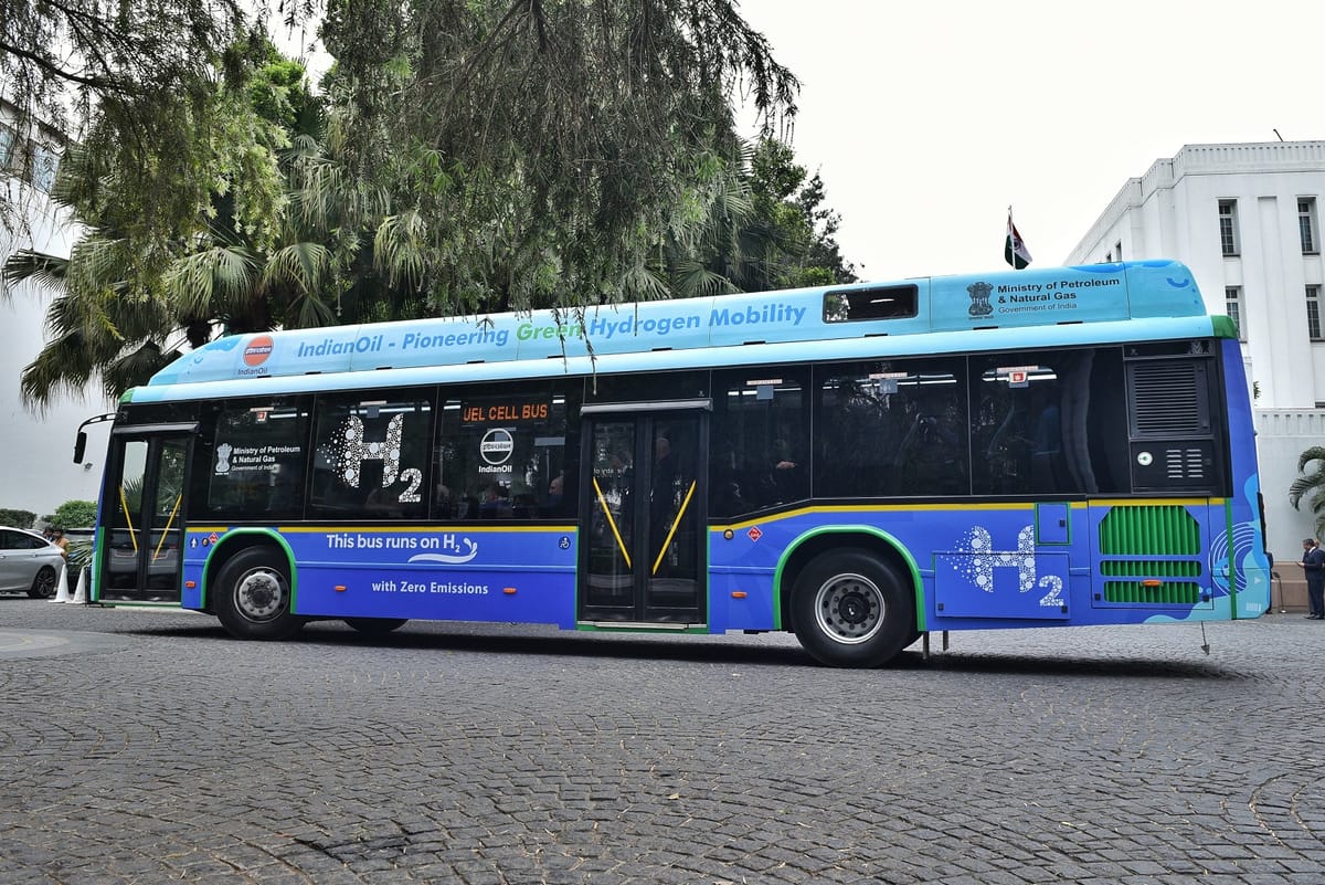 Hydrogen Buses: हाइड्रोजन से चलेंगे कमर्शियल वाहन, यूपी की सड़कों पर जल्द दौड़ेंगी हाइड्रोजन बसें!
