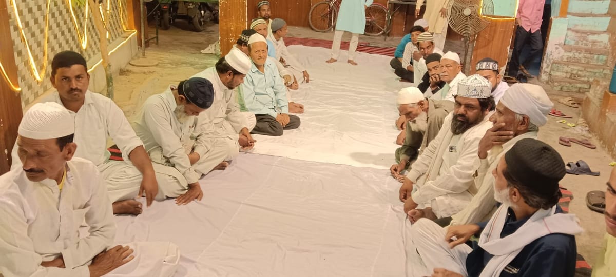 Shahjahanpur News: गुलाम गौस सैयद दादा मियां के उर्स में निभाई गई चादरपोशी की रस्म