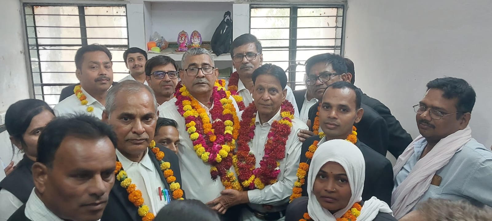जिला बार एसोसिएशन के नवनिर्वाचित अध्यक्ष बाबू सिंह यादव का अधिवक्ताओं ने किया भव्य स्वागत