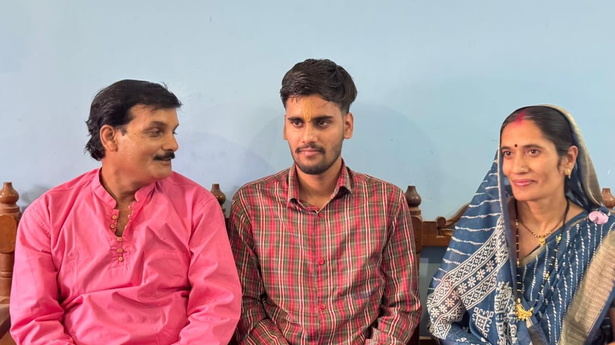 MP Board Result: उमरिया के कार्तिक शर्मा ने जीव विज्ञान में किया टॉप, प्रदेश में दूसरा स्थान किया प्राप्त