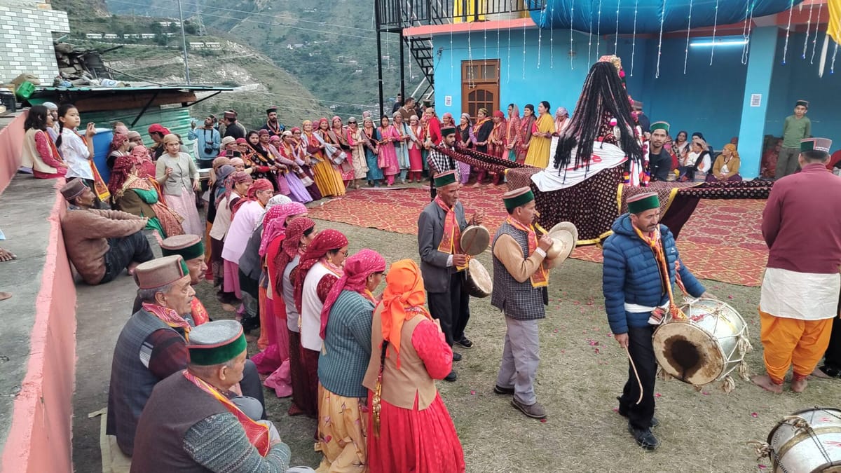Rampur Bushahar News: वाद्ययंत्रों ध्वनियों के साथ जाई-भांजाें का भव्य स्वागत