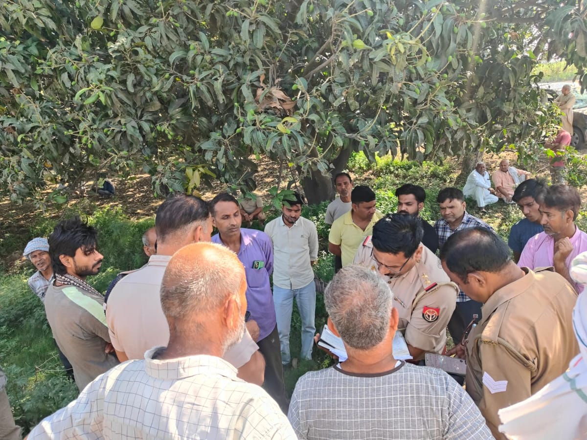 Meerut: रेलवे ट्रैक पार करते समय हादसा, ट्रेन से टकराई बाइक, किसान की मौके पर मौत
