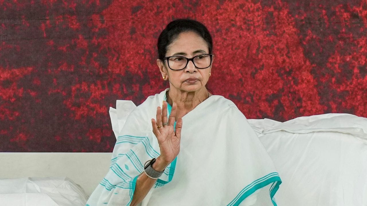 बंगाल में ‘टुकड़े-टुकड़े गैंग’ एक्टिव, परिसीमन के बहाने राज्य को बांटने की साजिश... ममता बनर्जी का बड़ा आरोप