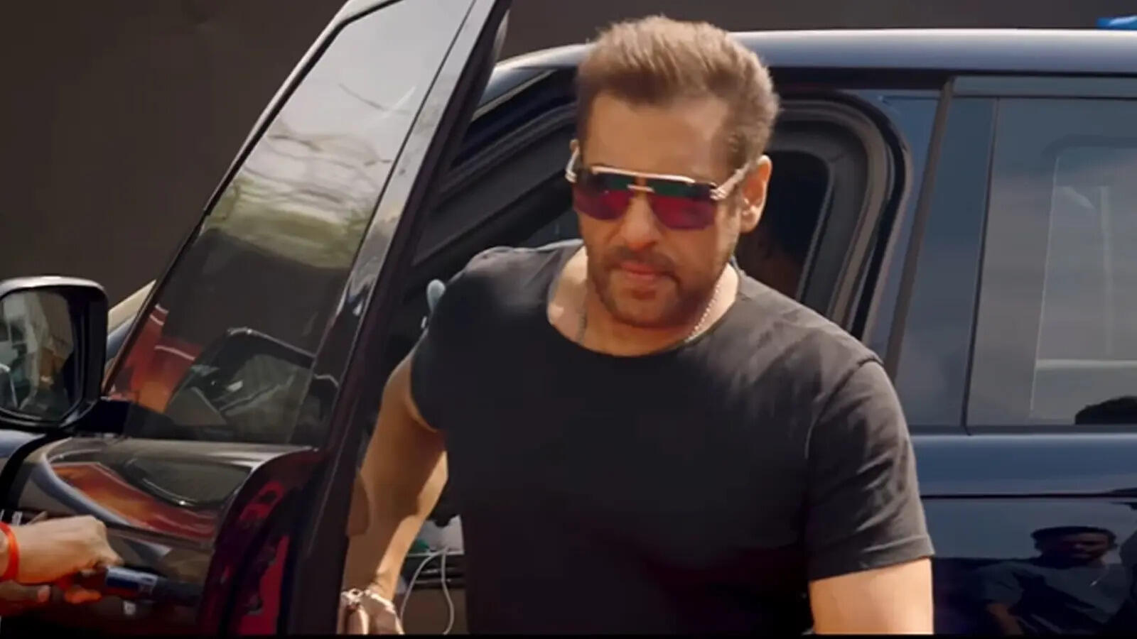 सलमान खान 'जवान' एक्ट्रेस संग ईद 2027 पर ला रहे एक्शन फिल्म, कहा- आपके जैसा ही मेरा भी हाल है