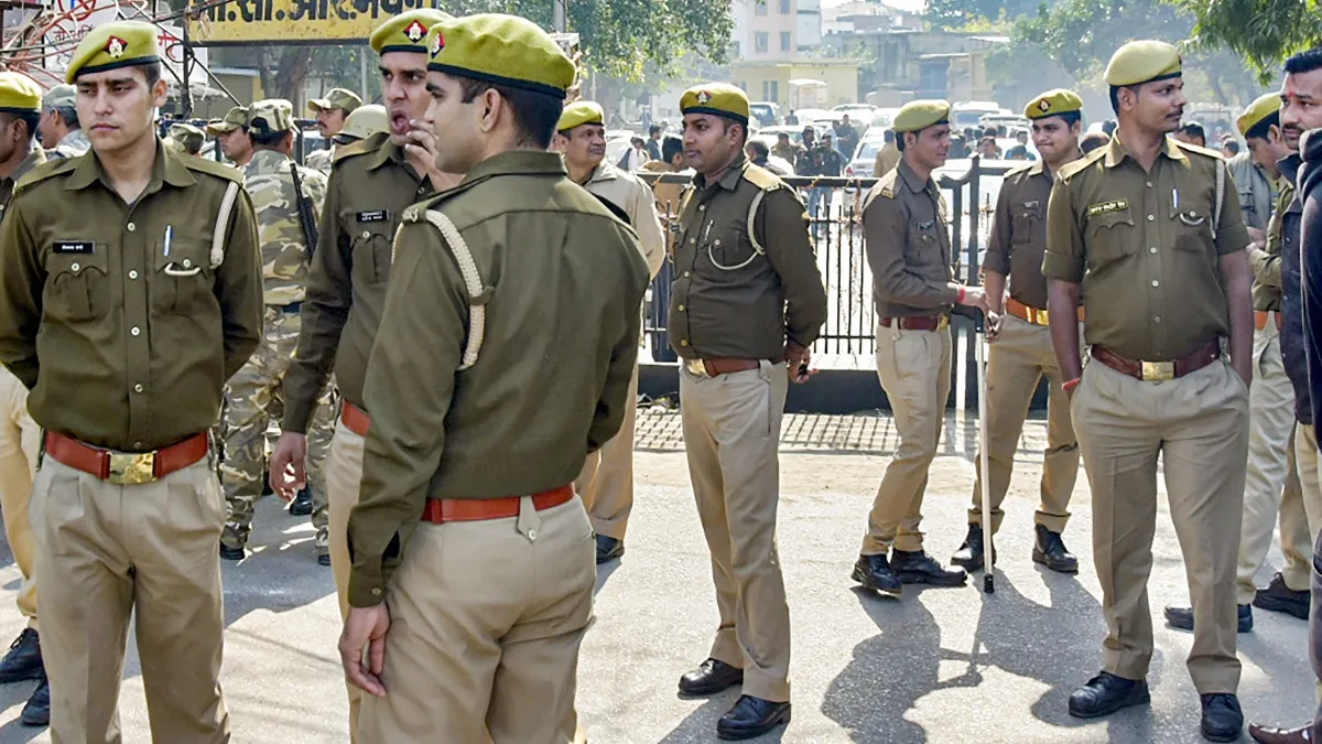 बॉयफ्रेंड और एक अन्य के साथ मिलकर पत्नी ने पति का दबाया गला, फिर पुलिस को किया फोन- 'चारपाई पर पड़ा है शव'