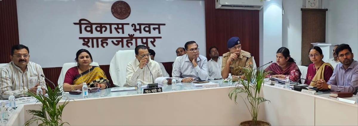 गर्मियों में उपभोक्ताओं को निर्धारित विद्युत आपूर्ति की जाए : प्रभारी मंत्री