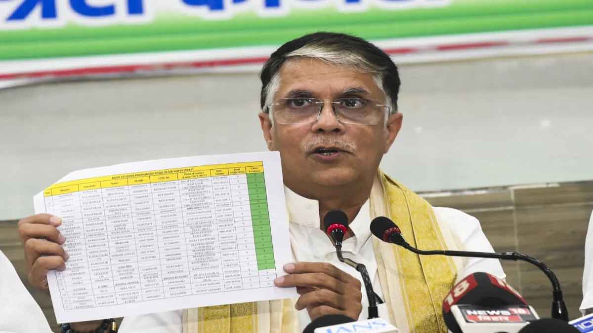 पवन खेड़ा की याचिका सुनने से SC का इनकार, फर्जी आधार कार्ड पर फटकारा, असम जाने को कहा