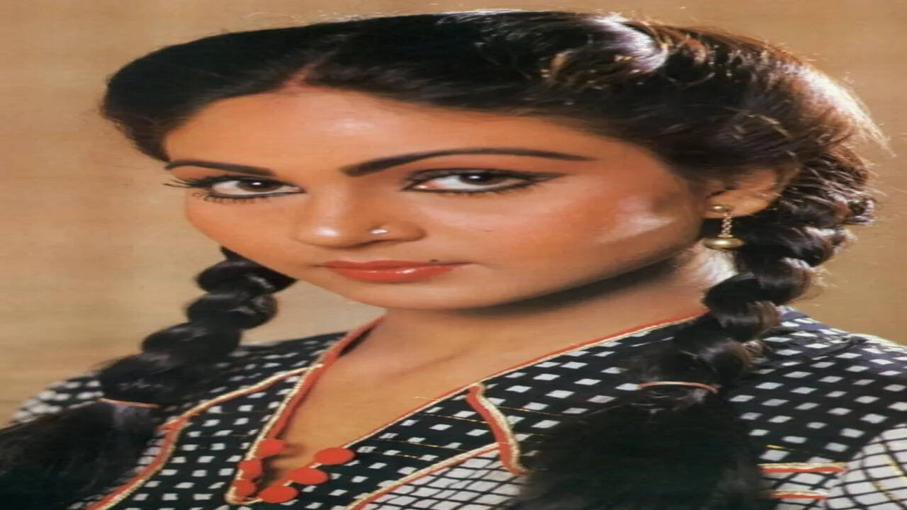 पूरे देश की धड़कन है रति अग्निहोत्री के ये 7 गाने, खूब सुनते हैं लोग