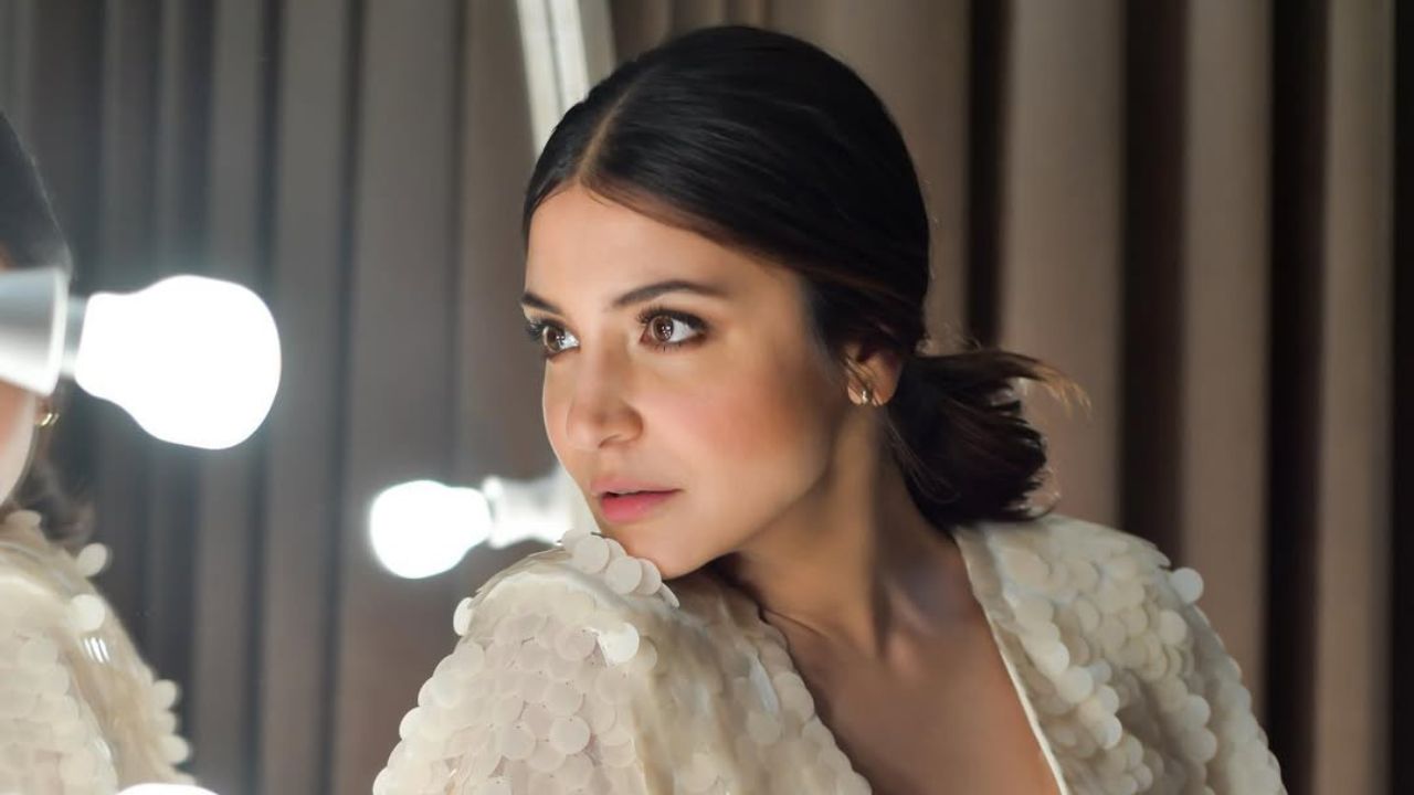 तुम टैलेंटेड हो खूबसूरत नहीं! Anushka Sharma को इस डायरेक्टर की बात से लगा था झटका; एक्टिंग दूर फिर रहती हैं सुर्खियों में