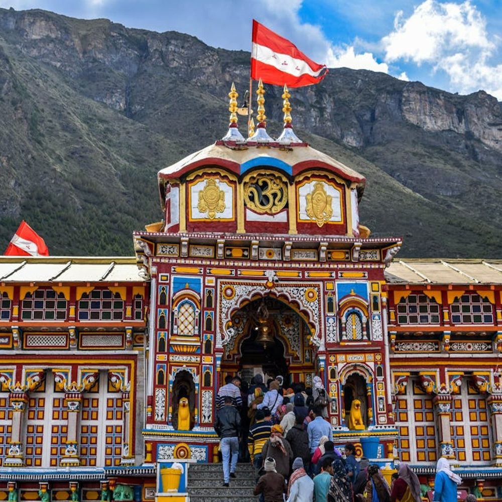 चारधाम यात्रा पर पहुंचे अभिनेता आशुतोष राणा:केदारनाथ-बद्रीनाथ दर्शन कर व्यवस्थाओं की सराहना की, प्रशासन-पुलिस की सराहना की