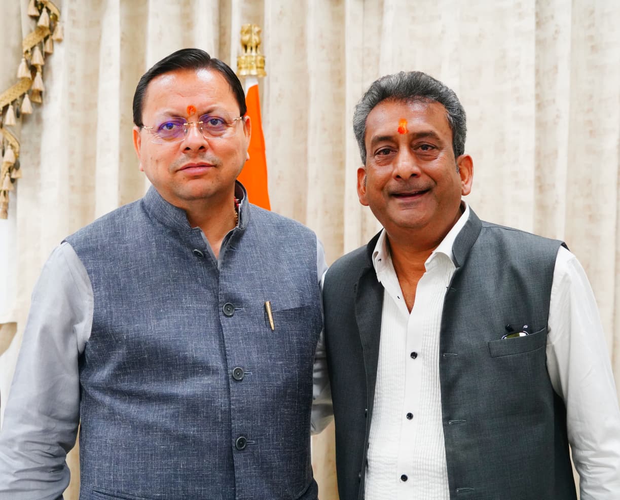 सीएम धामी से मुख्यमंत्री आवास में अभिनेता हेमंत पांडे ने की शिष्टाचार भेंट