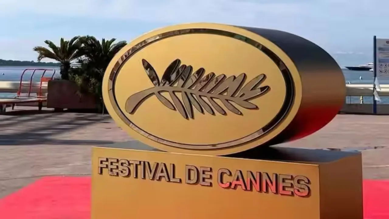 Cannes: ‘एक चुटकी सिंदूर’ से लेकर बालों वाली ड्रेस तक, कान्स फेस्टिवल में बी टाउन सेलेब्स के 5 आइकॉनिक स्टाइल