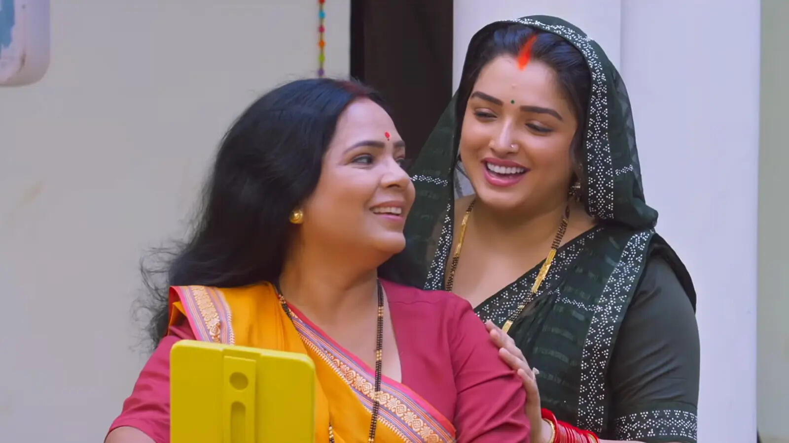 'बहू हो तो आम्रपाली दुबे जैसी', भोजपुरी फिल्‍म का ट्रेलर देख फैंस हुए दीवाने, 1 म‍िल‍ियन व्‍यूज पार