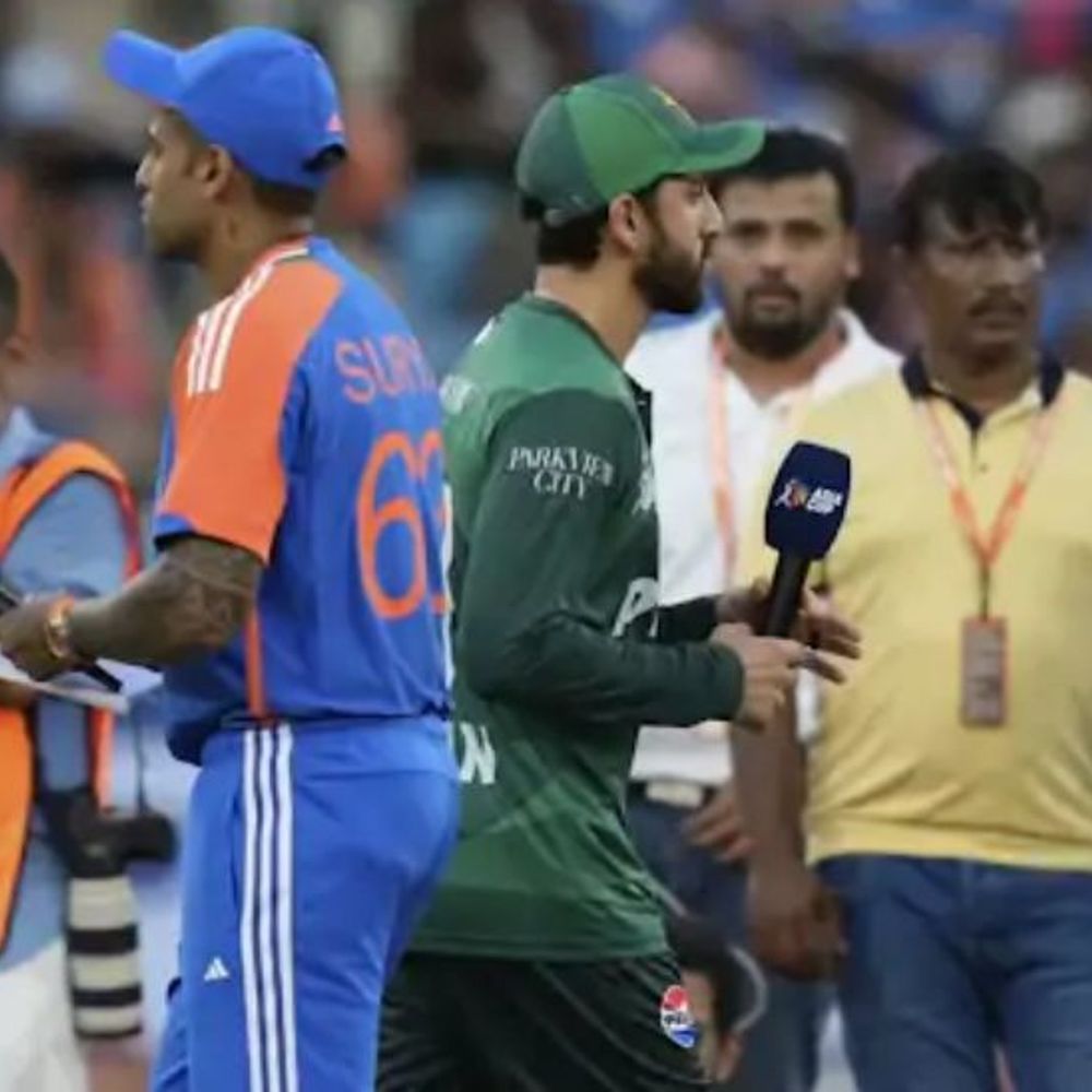 PAK कप्तान बोले- सूर्या ने हाथ मिलाया था:कहा- प्रेस कॉन्फ्रेंस और फोटोशूट में हैंडशेक हुआ था, ग्राउंड पर इग्नोर किया