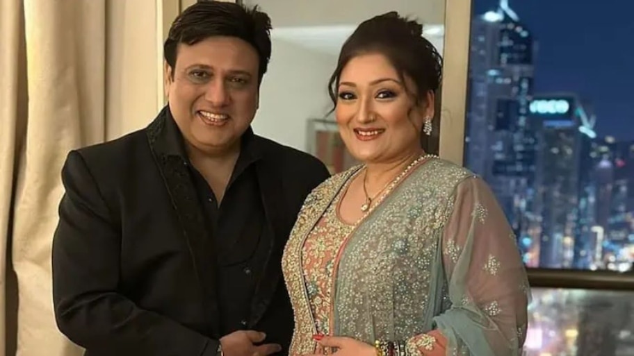 Sunita Ahuja Acting Debut: गोविंदा की पत्नी सुनीता आहूजा एक्टिंग डेब्यू करने जा रही हैं! इस मशहूर निर्माता की फिल्म में बेटे संग आएंगी नजर