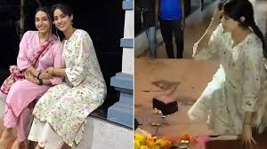 नंगे पैर तिरुमला मंदिर पहुंचीं जान्हवी कपूर, फैंस से भी की मुलाकात